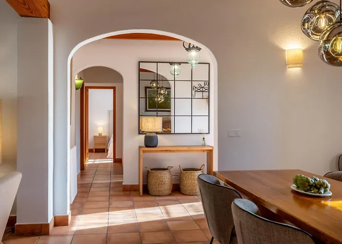 Figueres Recien Amueblada Con Piscina Privada *